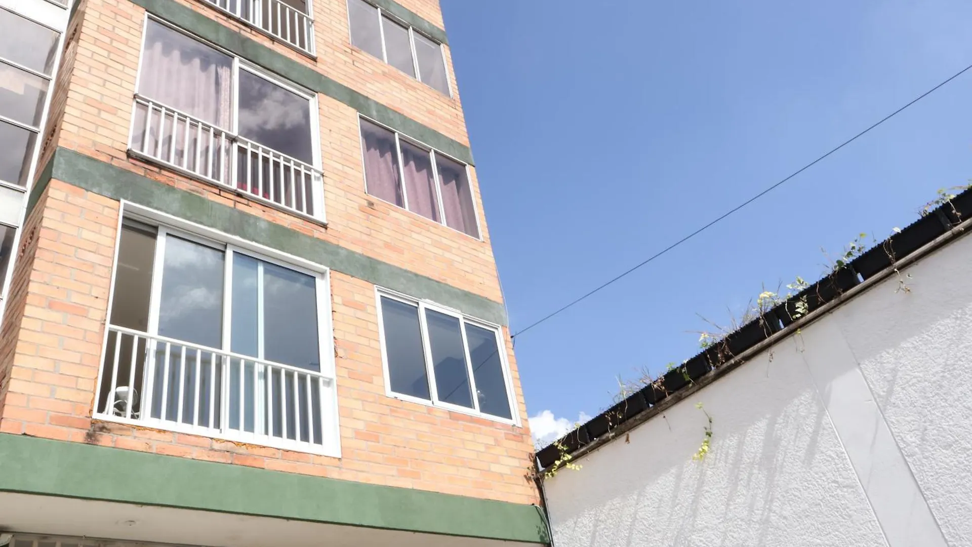 Living Poblado Manila 3020 Habitacion Doble Medellin Homestay